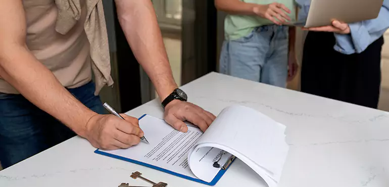 Advantages of Using Assignment of Contract in Real Estate in Overland Park, KS