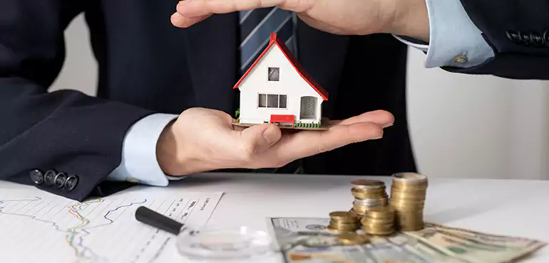 Who Do We Buy Houses From in Overland Park, KS?